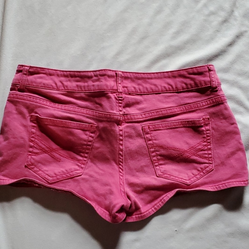 Shorts - Picture 3 of 3